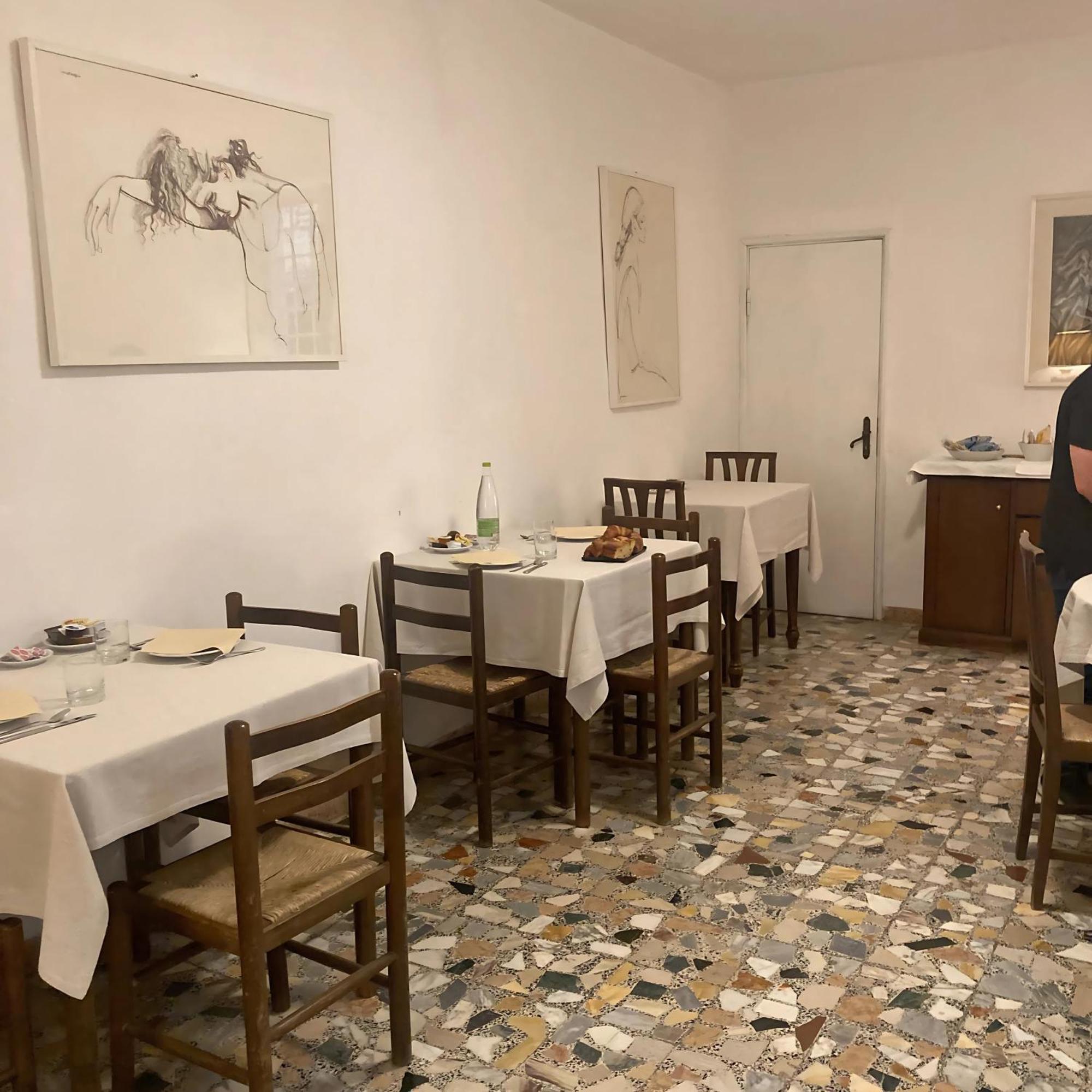 Locanda Il Pino San Gimignano Bagian luar foto