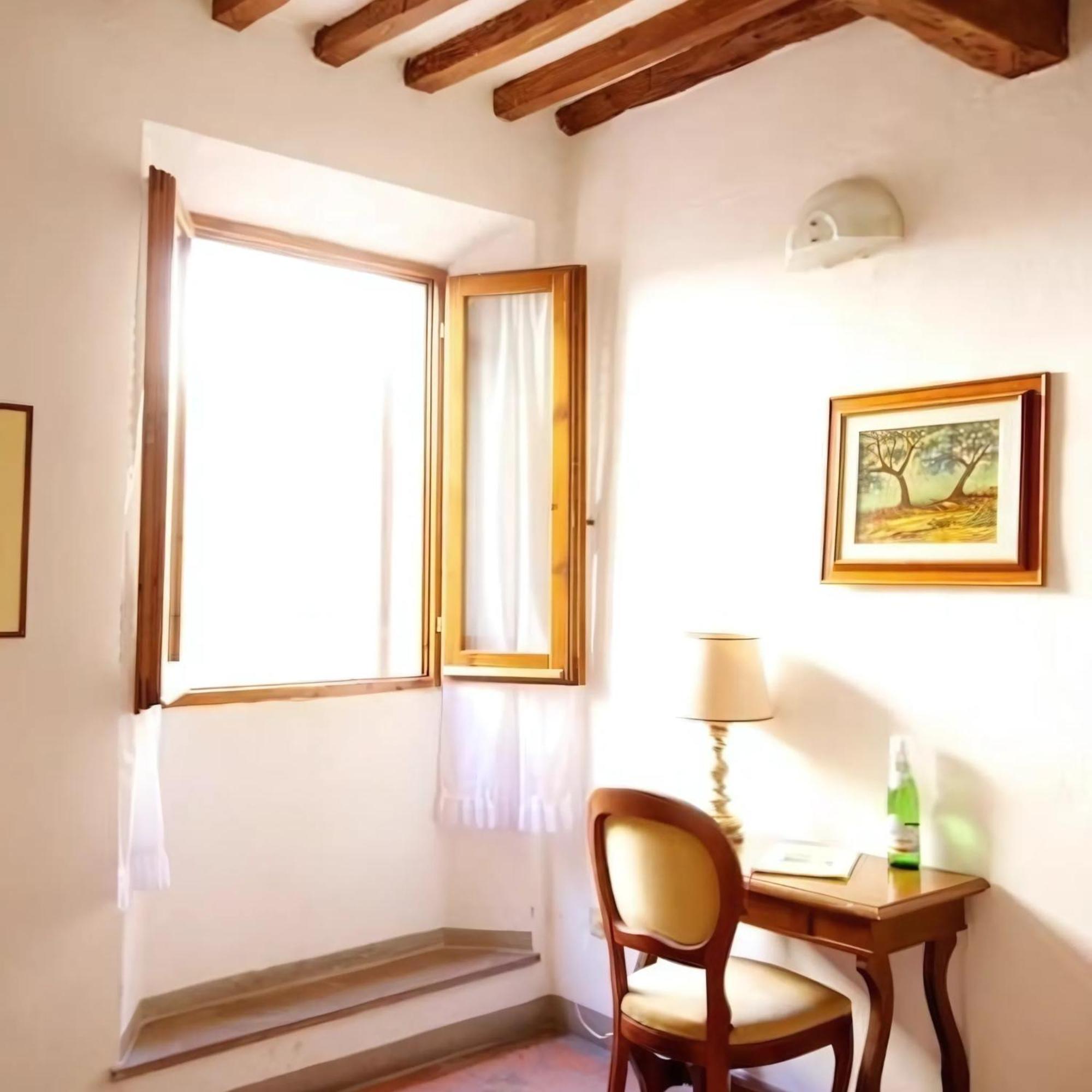 Locanda Il Pino San Gimignano Bagian luar foto