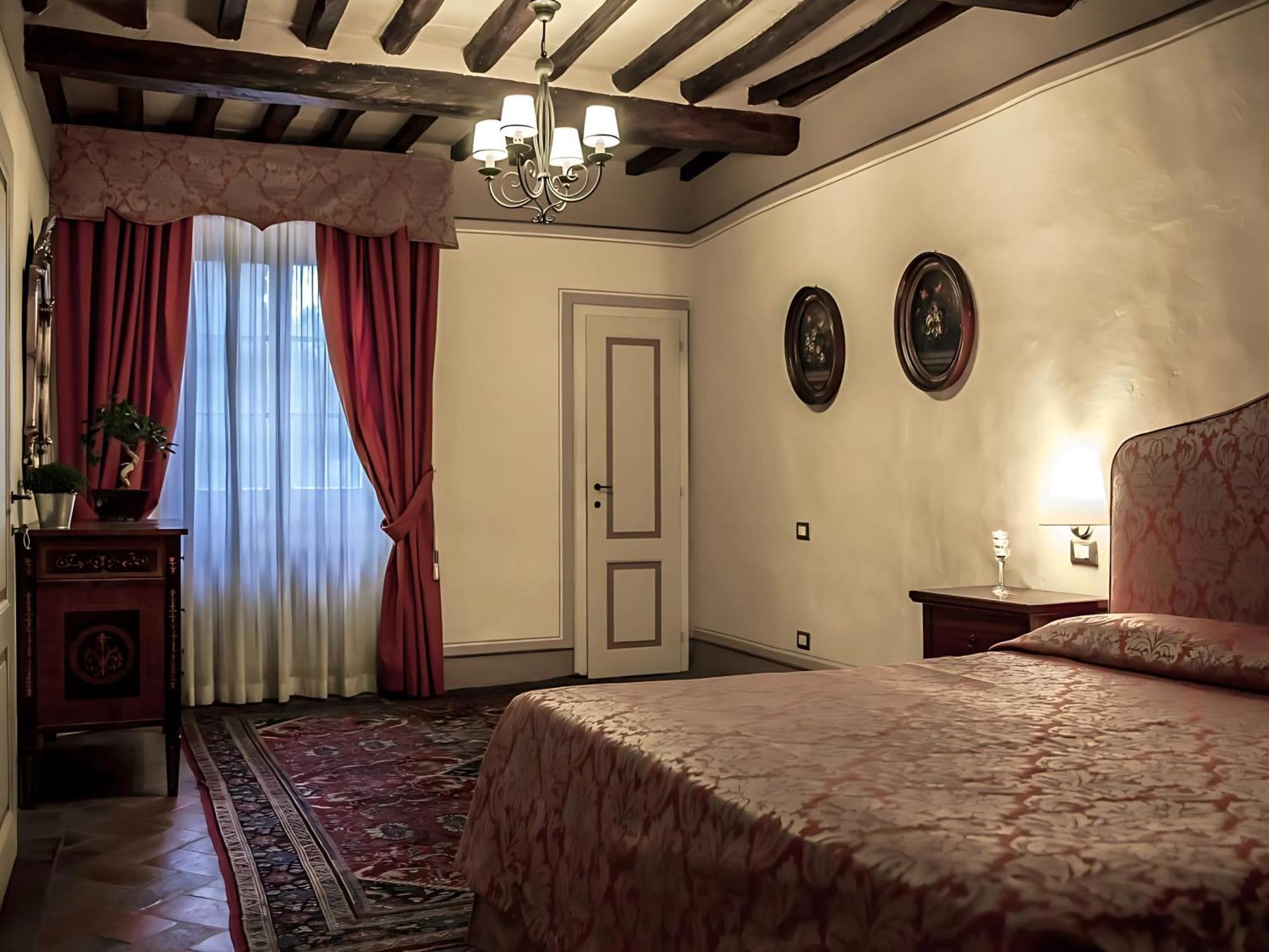 Locanda Il Pino San Gimignano Ruang foto