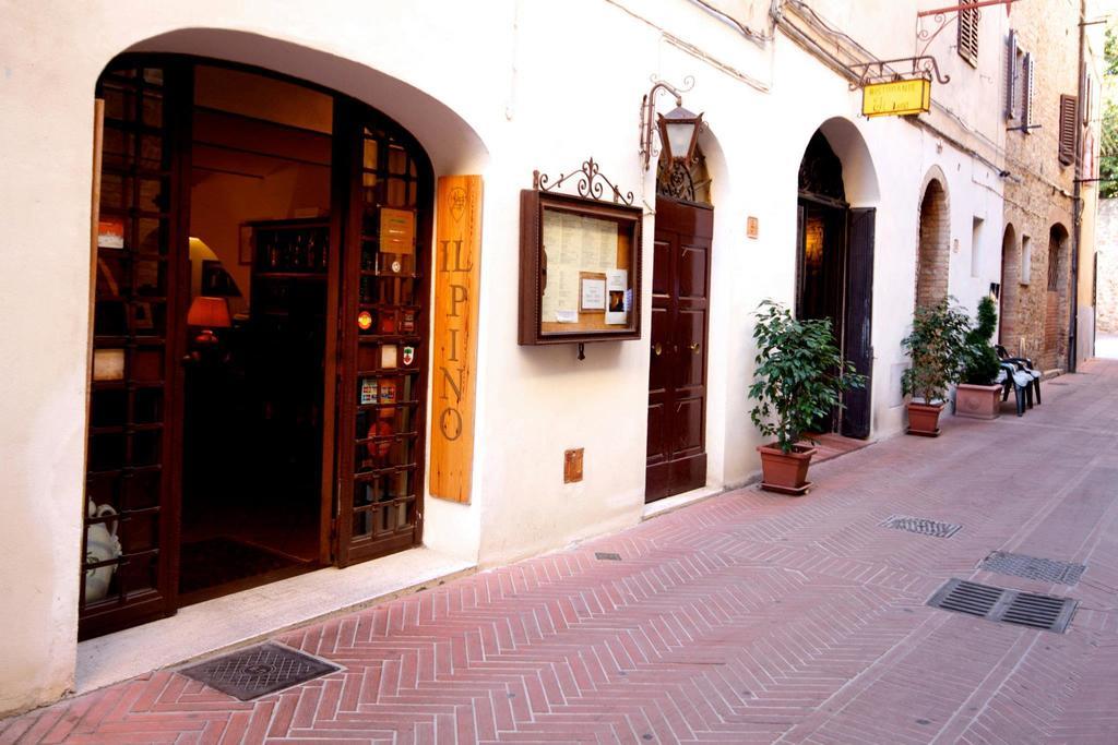Locanda Il Pino San Gimignano Bagian luar foto