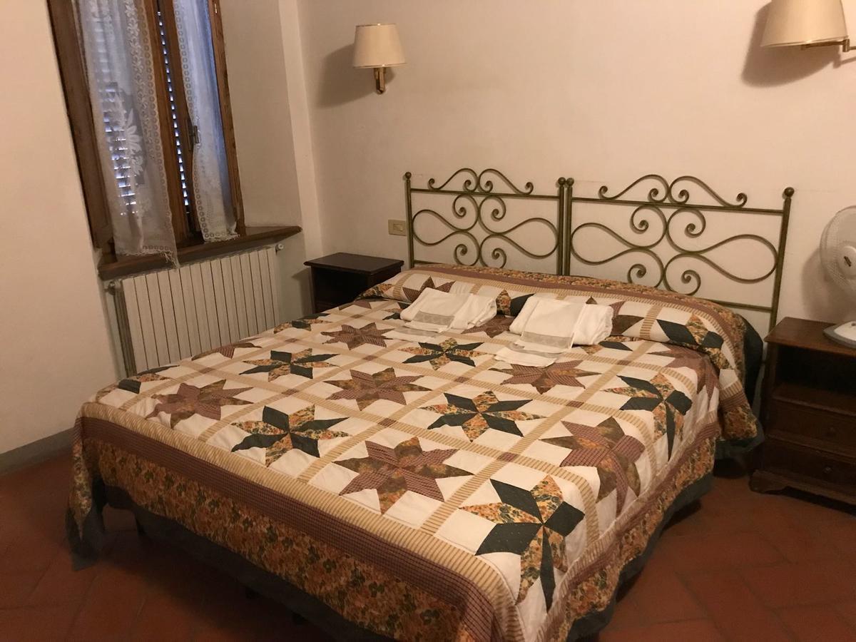 Locanda Il Pino San Gimignano Bagian luar foto
