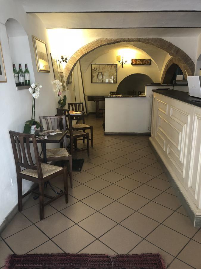 Locanda Il Pino San Gimignano Bagian luar foto