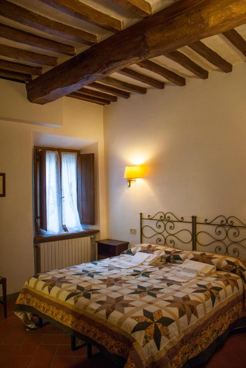 Locanda Il Pino San Gimignano Bagian luar foto